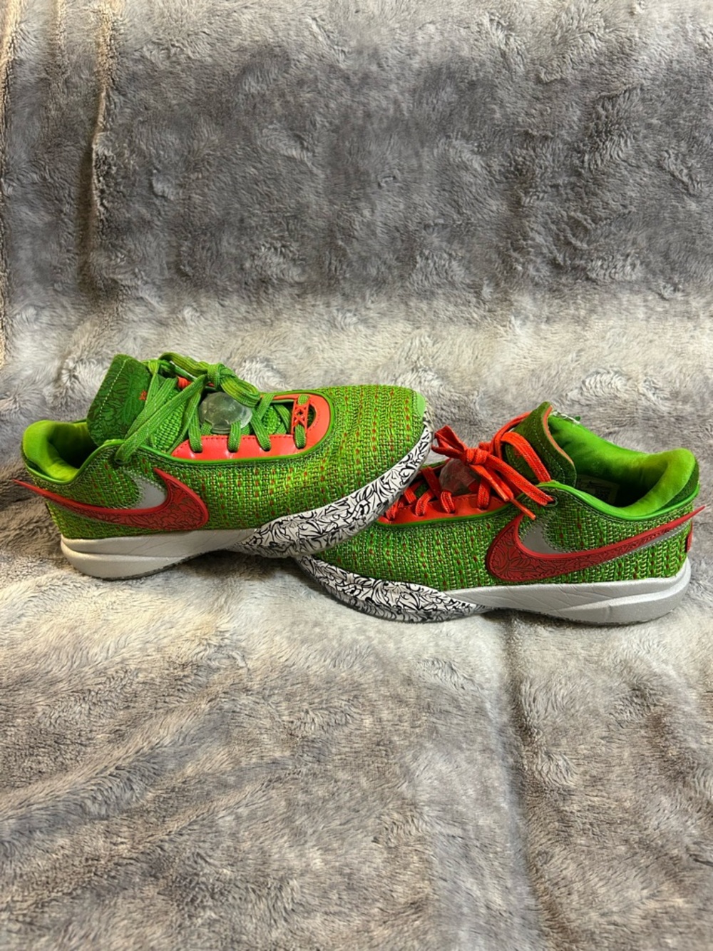 Nike LeBron 20 Stocking Stuffer Green Size 8.5
